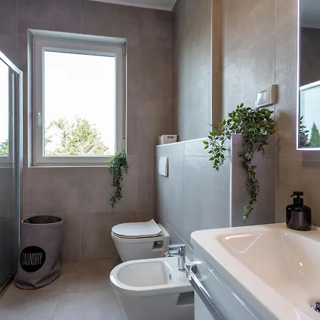 Apartament Sang Near The - Happy